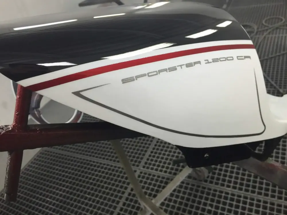 Harley Davidson – Redressage réservoir & peinture déco 3 tons (2)