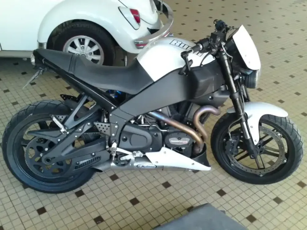 Buell peinture moto déco (1)