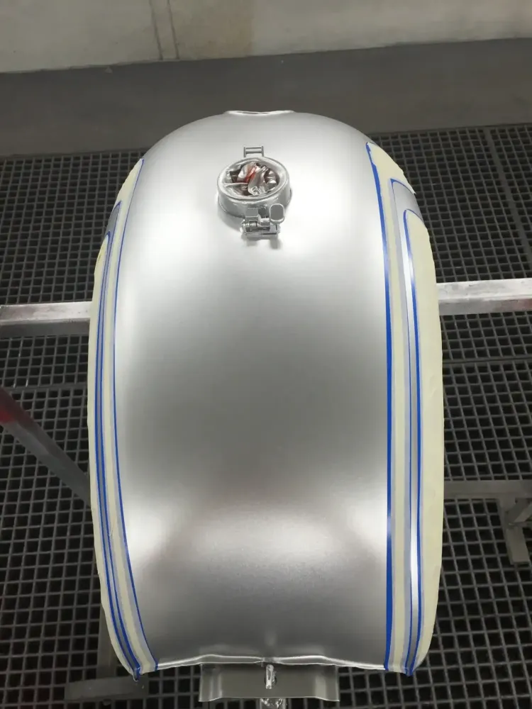 Honda Café Racer – Redressage réservoir & déco (9)