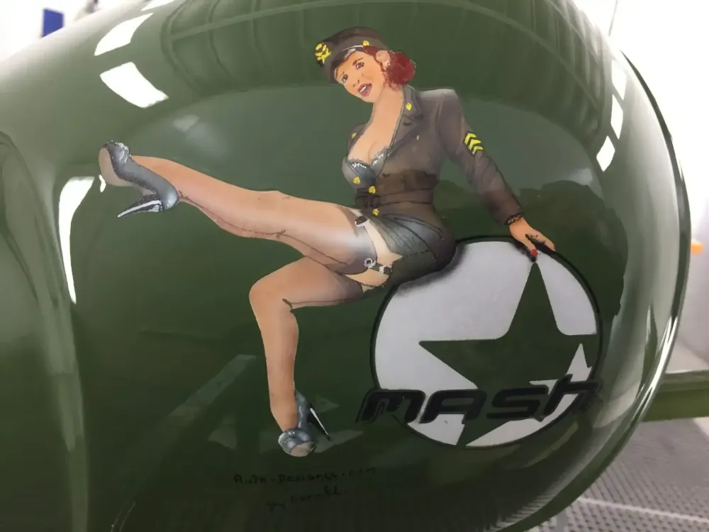 Mash 400 – Peinture personnalisée pin-up (44)
