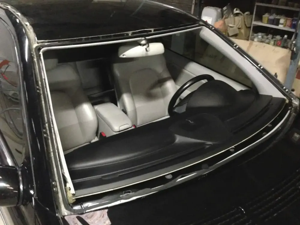 Coupé Mercedes C220 – Réparation et peinture complète (21)