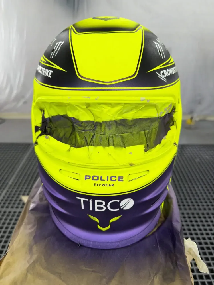 Casque Hamilton Mercedes 2022 – Jaune fluo mat (5)