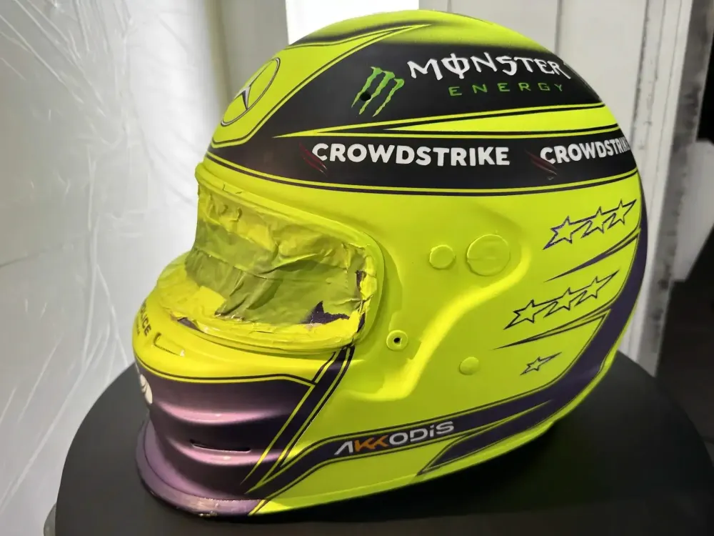 Casque Hamilton Mercedes 2022 – Jaune fluo mat (18)