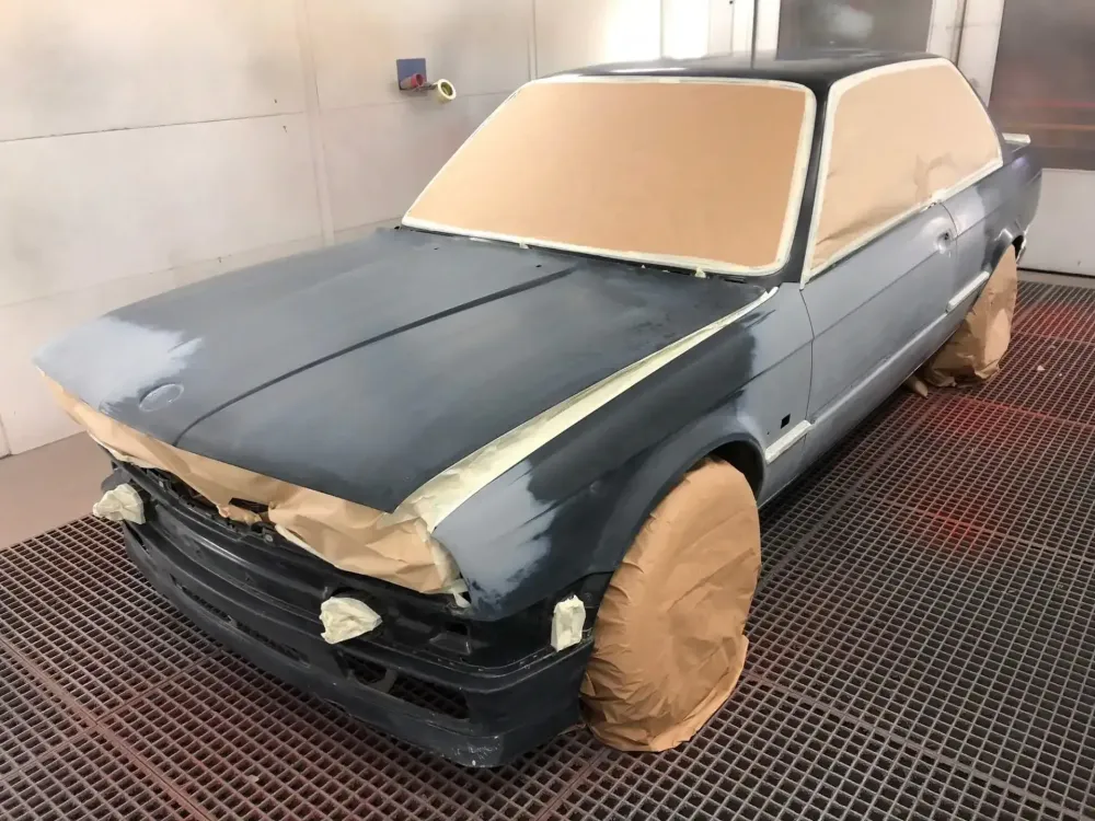 BMW E30 – Restauration et peinture complète