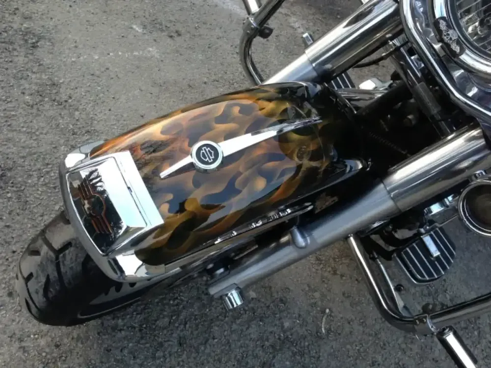 Harley Davidson – Aérographie tête de mort flamming