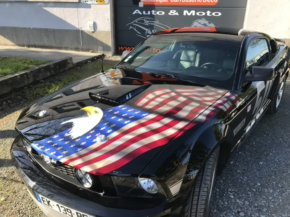 Mustang – Aérographie drapeau américain & aigle