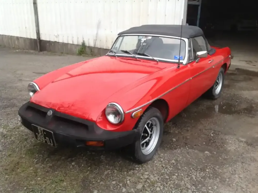 MG B – Restauration complète rouge (Nantes  Châteaubriant 44) (11) - Copie